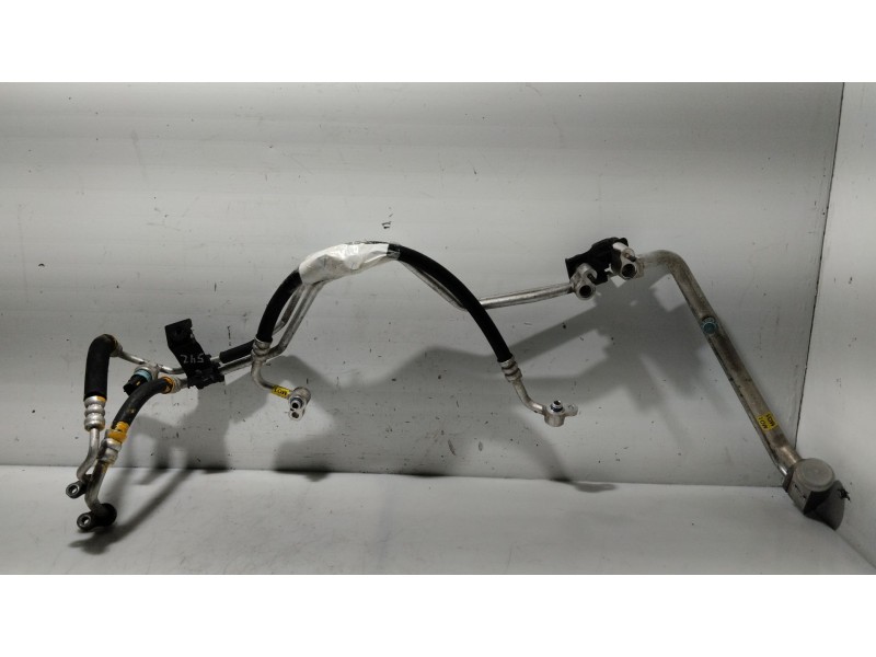 Recambio de tubos aire acondicionado para hyundai tucson (jm) 2.0 referencia OEM IAM 977752E100  