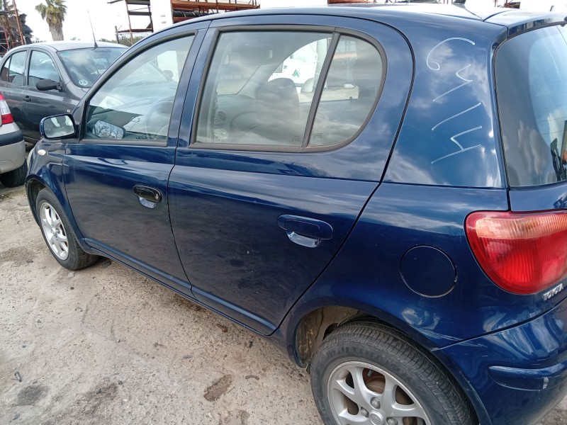 toyota yaris (_p1_) del año 2004