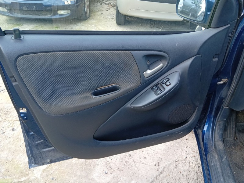 toyota yaris (_p1_) del año 2004