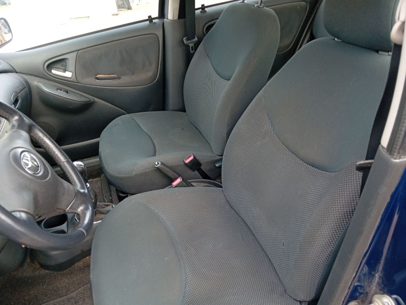 toyota yaris (_p1_) del año 2004