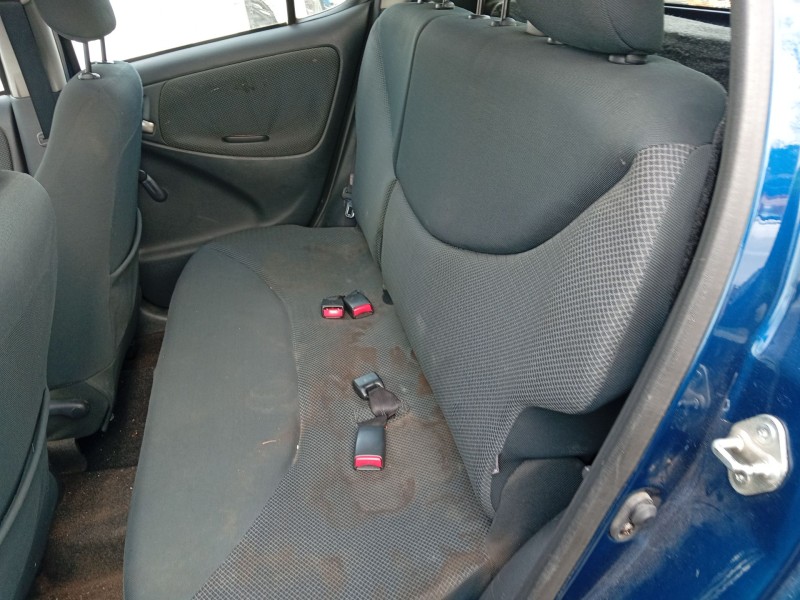 toyota yaris (_p1_) del año 2004