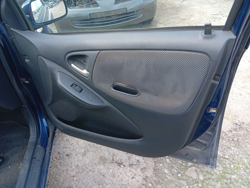 toyota yaris (_p1_) del año 2004