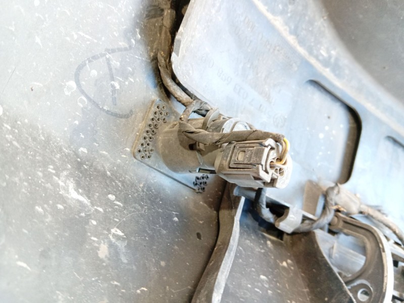 Recambio de paragolpes delantero para bmw 5 (e60) 525 d referencia OEM IAM 51117111740  