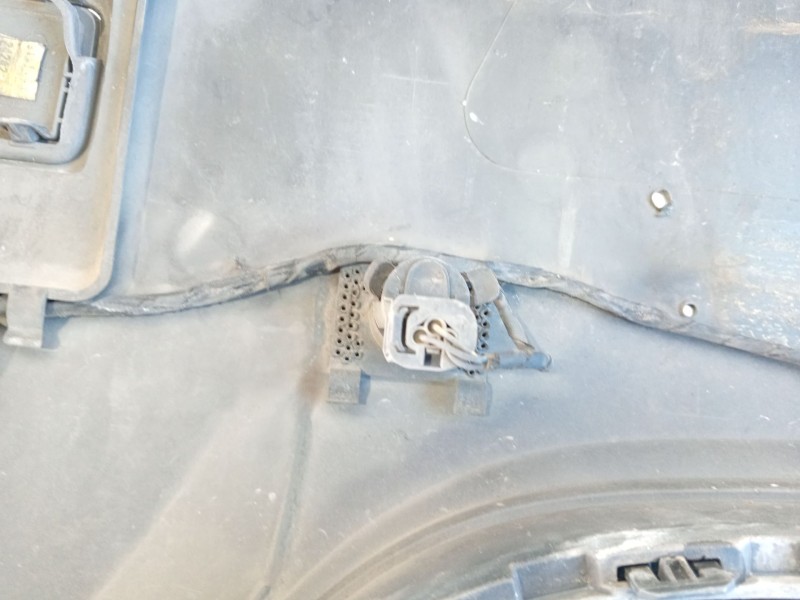 Recambio de paragolpes delantero para bmw 5 (e60) 525 d referencia OEM IAM 51117111740  