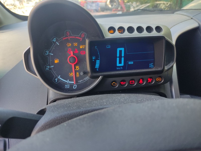 chevrolet aveo hatchback (t300) del año 2012