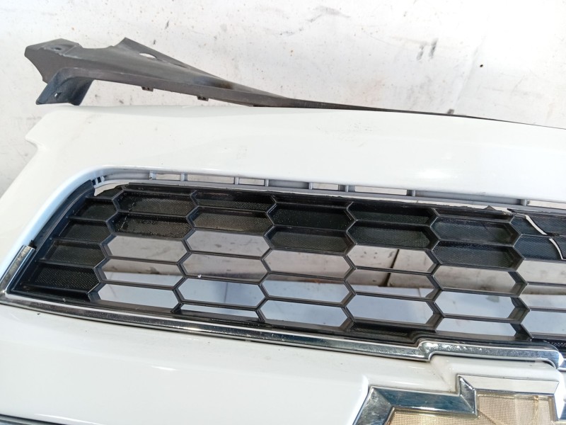 Recambio de paragolpes delantero para chevrolet aveo hatchback (t300) 1.3 d referencia OEM IAM 42341511  