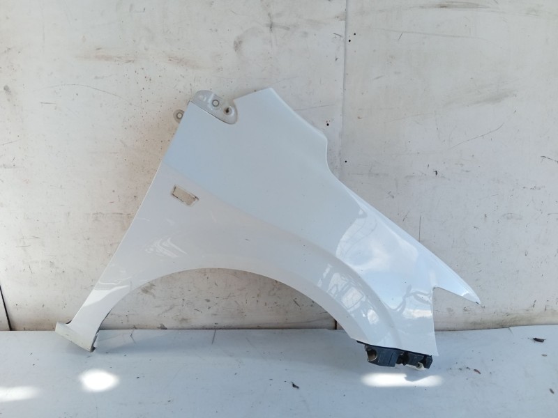 Recambio de aleta delantera derecha para chevrolet aveo hatchback (t300) 1.3 d referencia OEM IAM 95483688  