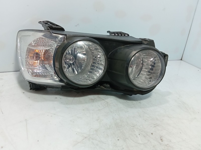 Recambio de faro derecho para chevrolet aveo hatchback (t300) 1.3 d referencia OEM IAM 96831092 / 96831062  