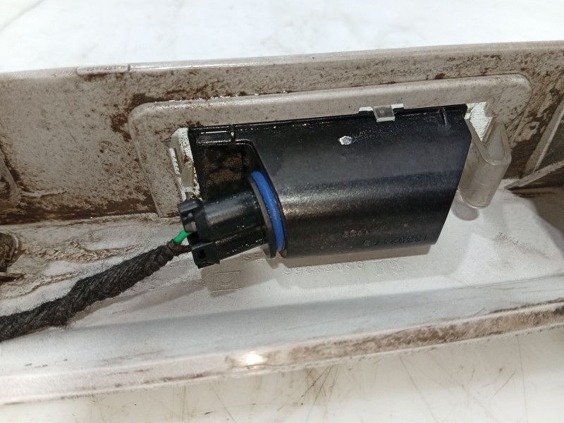 Recambio de moldura para chevrolet aveo hatchback (t300) 1.3 d referencia OEM IAM   