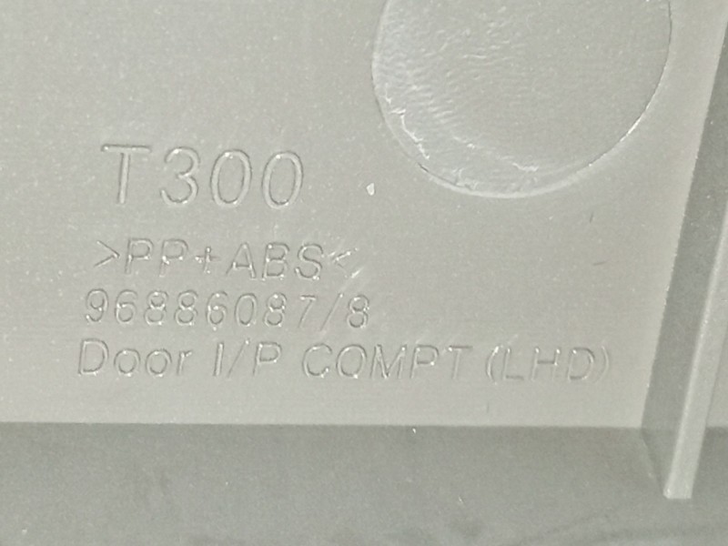 Recambio de guantera para chevrolet aveo hatchback (t300) 1.3 d referencia OEM IAM 95234561  