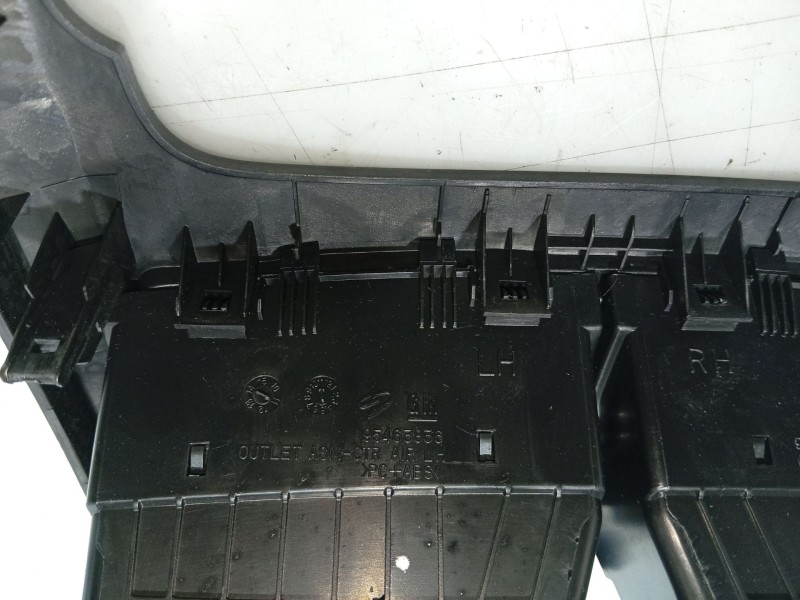 Recambio de moldura para chevrolet aveo hatchback (t300) 1.3 d referencia OEM IAM   