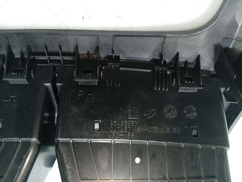 Recambio de moldura para chevrolet aveo hatchback (t300) 1.3 d referencia OEM IAM   