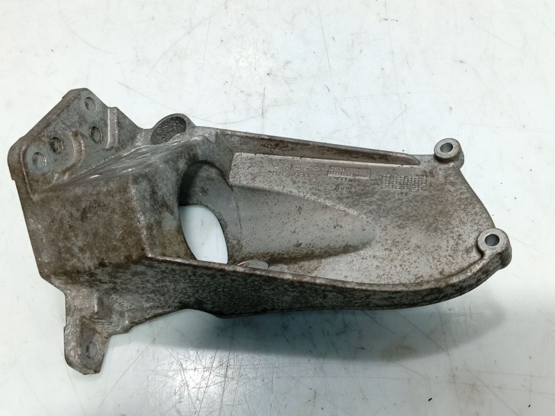 Recambio de soporte para volvo v90 ii station wagon (235) d4 referencia OEM IAM   