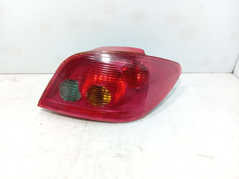 Recambio de piloto trasero derecho para peugeot 307 (3a/c) 1.4 16v referencia OEM IAM 6351P3  