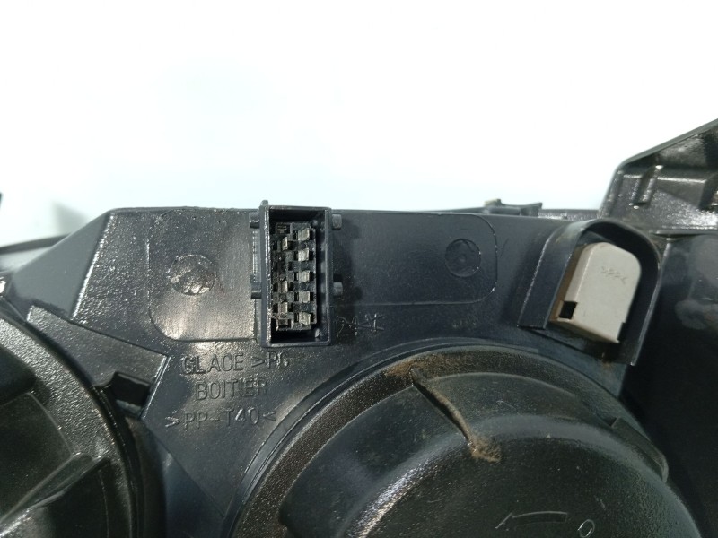 Recambio de faro derecho para peugeot 307 (3a/c) 1.4 16v referencia OEM IAM 6205Z2  