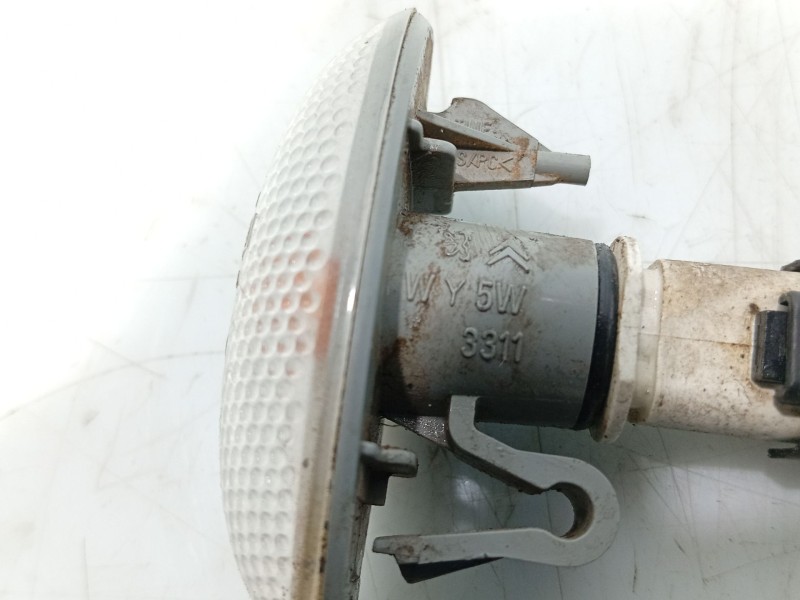 Recambio de piloto lateral izquierdo para peugeot 307 (3a/c) 1.4 16v referencia OEM IAM   