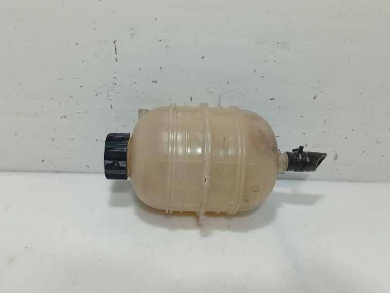 Recambio de deposito expansion para peugeot 206 hatchback (2a/c) 1.4 i referencia OEM IAM 132311  