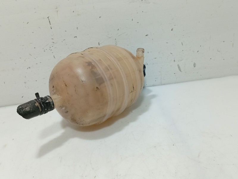 Recambio de deposito expansion para peugeot 206 hatchback (2a/c) 1.4 i referencia OEM IAM 132311  