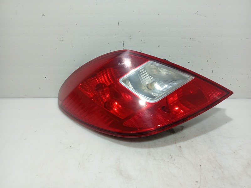 Recambio de piloto trasero izquierdo para opel corsa d (s07) 1.2 (l08, l68) referencia OEM IAM 93190950  