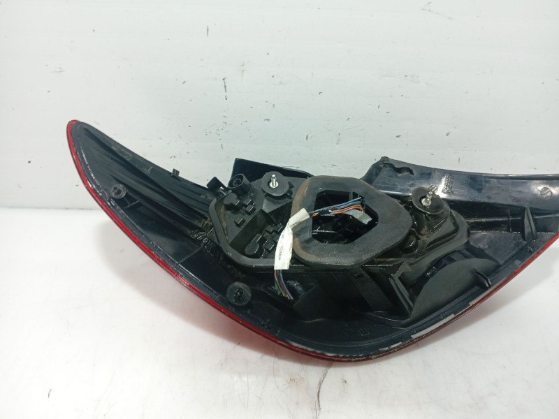 Recambio de piloto trasero derecho para opel corsa d (s07) 1.2 (l08, l68) referencia OEM IAM 93190951  