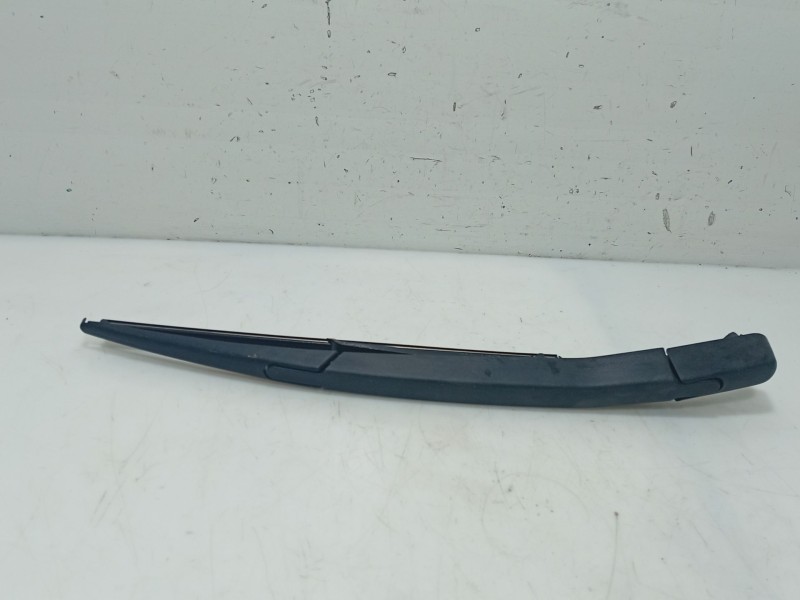 Recambio de brazo limpia trasero para opel corsa d (s07) 1.2 (l08, l68) referencia OEM IAM 55703093  