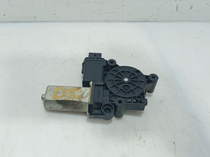 Recambio de motor elevalunas delantero izquierdo para opel corsa d (s07) 1.2 (l08, l68) referencia OEM IAM   