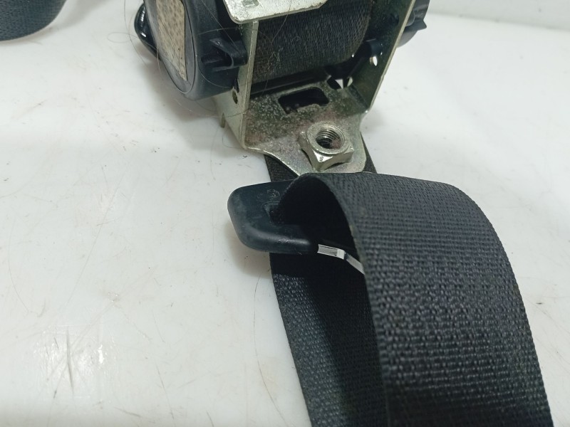 Recambio de cinturon seguridad delantero derecho para opel corsa d (s07) 1.2 (l08, l68) referencia OEM IAM 13240198  