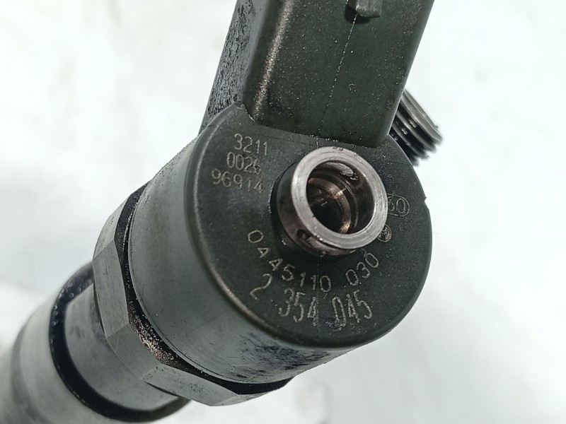 Recambio de inyector para rover 75 (rj) 2.0 cdt referencia OEM IAM MKG100270  