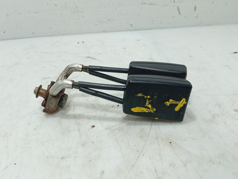 Recambio de anclaje cinturon trasero izquierdo para seat ibiza iii (6l1) 1.4 tdi referencia OEM IAM   