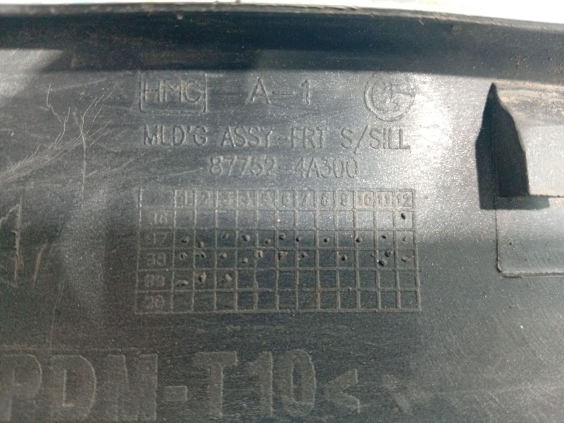 Recambio de moldura para hyundai h-1 / starex autobús (a1) 2.5 td referencia OEM IAM   