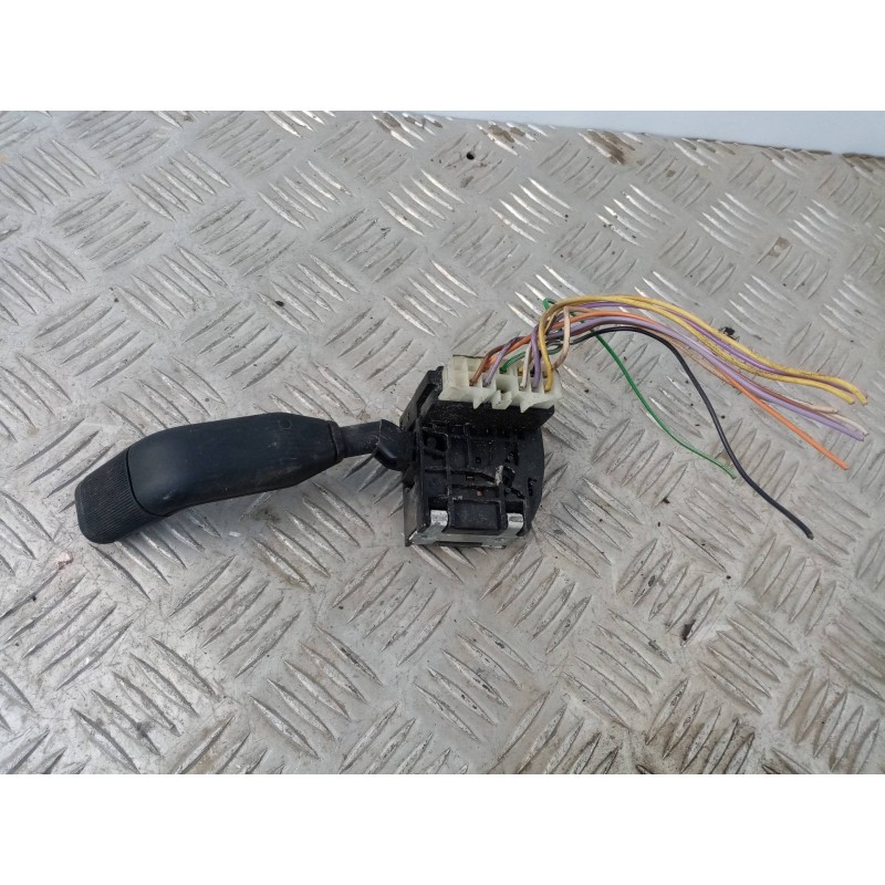 Recambio de mando limpia para renault 19 (b/c/l53) r 19 b53    |   ... | 0 | 57,5 kw 77cv referencia OEM IAM    Recambio de mando limpia para renault 19 (b/c/l53) r 19 b53    |   ... | 0 | 57,5 kw 77cv referencia OEM IAM