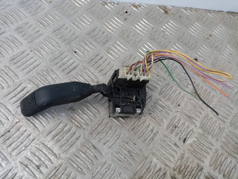 Recambio de mando limpia para renault 19 (b/c/l53) r 19 b53    |   ... | 0 | 57,5 kw 77cv referencia OEM IAM    Recambio de mando limpia para renault 19 (b/c/l53) r 19 b53    |   ... | 0 | 57,5 kw 77cv referencia OEM IAM