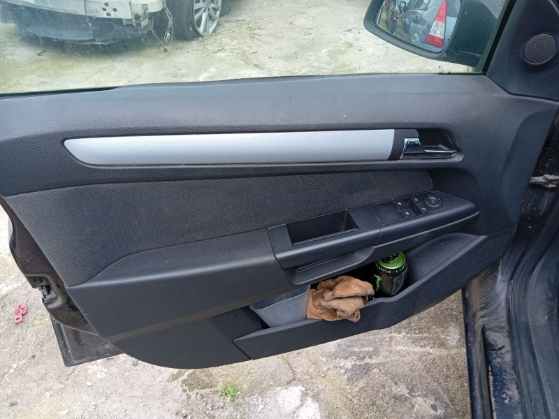 opel astra h gtc (a04) del año 2007