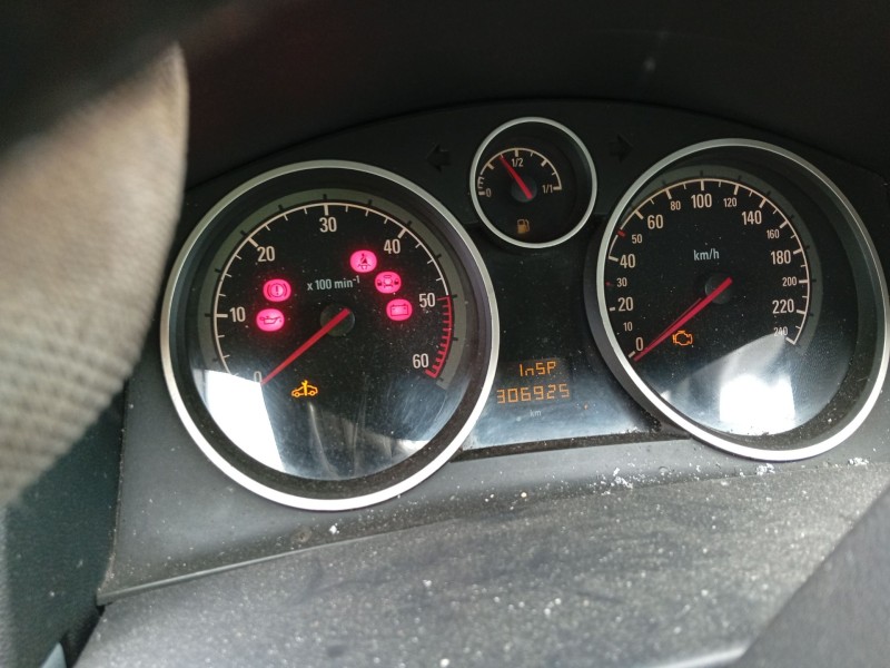 opel astra h gtc (a04) del año 2007