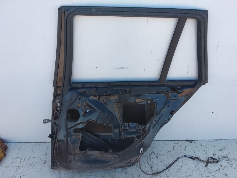 Recambio de puerta trasera derecha para bmw serie 3 berlina (e46) referencia OEM IAM 41527034156  