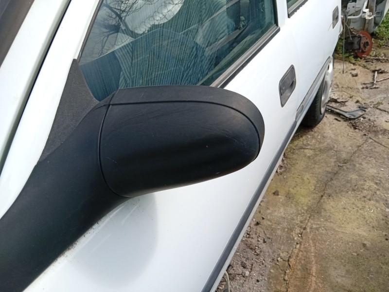 opel corsa b (s93) del año 1997