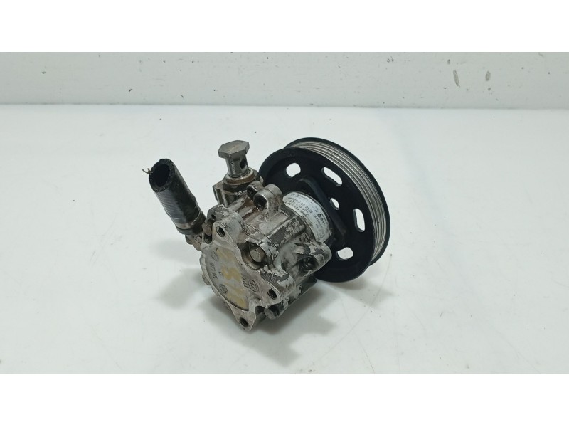 Recambio de bomba direccion para skoda superb i (3u4) 2.0 tdi referencia OEM IAM 8D0145156K 8D0145177D 