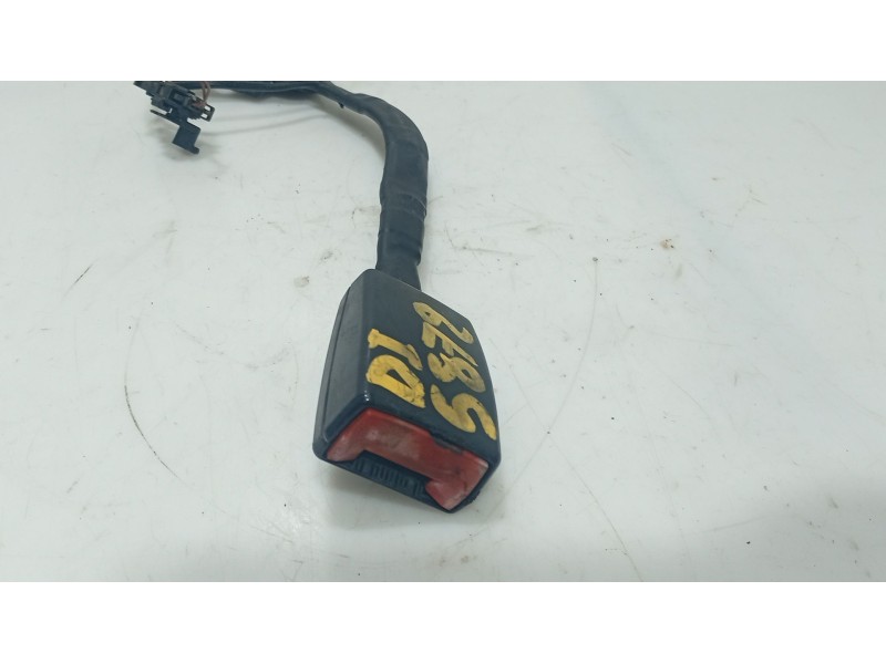 Recambio de anclaje cinturon delantero izquierdo para skoda superb i (3u4) 2.0 tdi referencia OEM IAM   