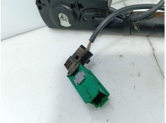 Recambio de anclaje cinturon delantero izquierdo para opel corsa c (x01) 1.2 twinport (f08, f68) referencia OEM IAM    2