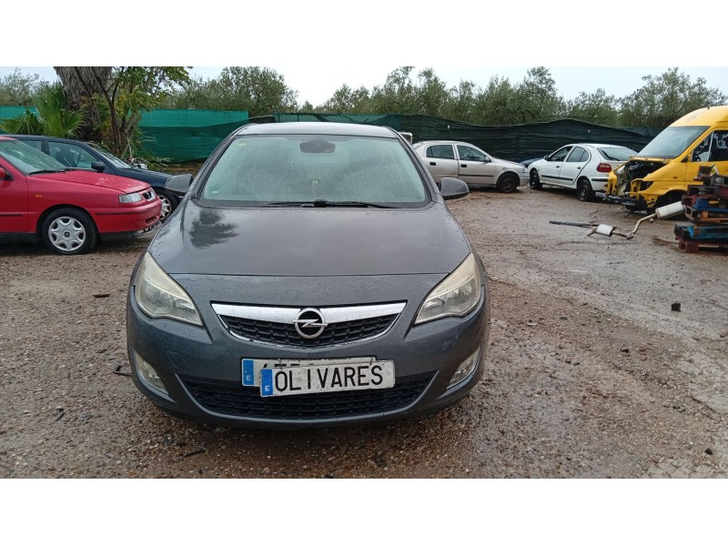 opel astra j (p10) del año 2010