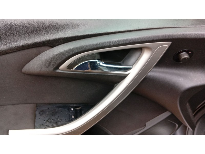 opel astra j (p10) del año 2010