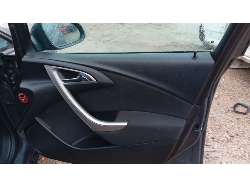 opel astra j (p10) del año 2010