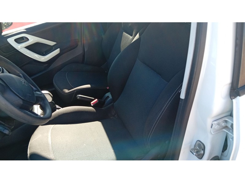 peugeot 208 i (ca_, cc_) del año 2014
