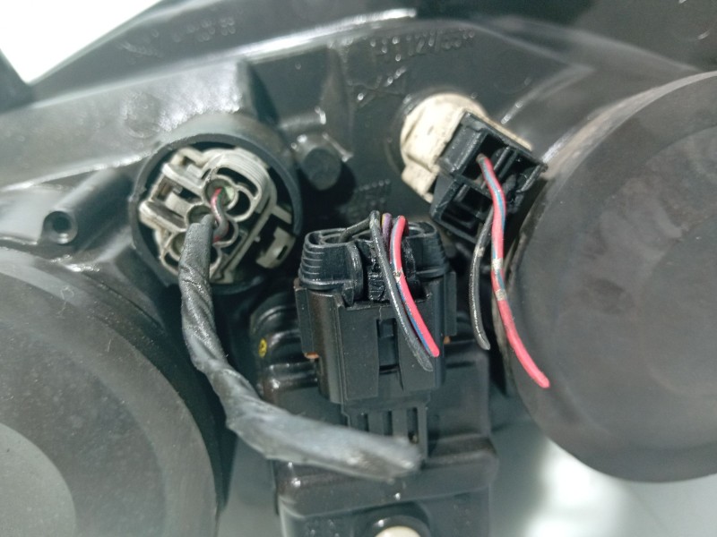 Recambio de faro derecho para nissan primera hatchback (p11) 1.6 16v referencia OEM IAM 26010AU80B  