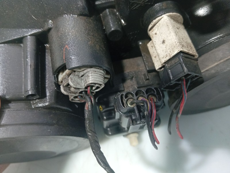 Recambio de faro derecho para nissan primera hatchback (p11) 1.6 16v referencia OEM IAM 26010AU80B  