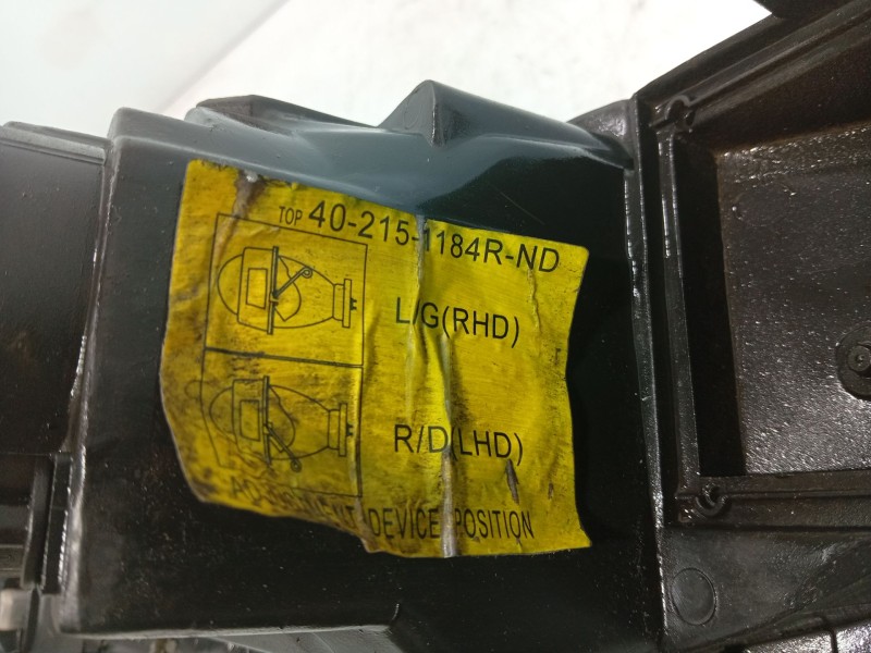 Recambio de faro derecho para nissan primera hatchback (p11) 1.6 16v referencia OEM IAM 26010AU80B  