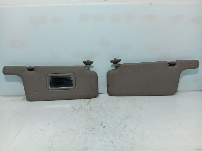 Recambio de parasol izquierdo para nissan primera hatchback (p11) 1.6 16v referencia OEM IAM 96401AV600 / 96401AV660  