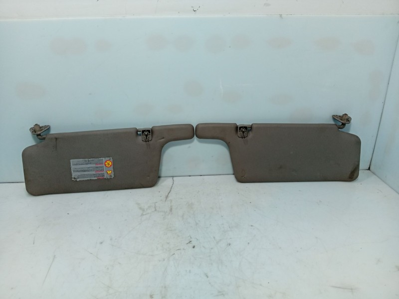 Recambio de parasol izquierdo para nissan primera hatchback (p11) 1.6 16v referencia OEM IAM 96401AV600 / 96401AV660  