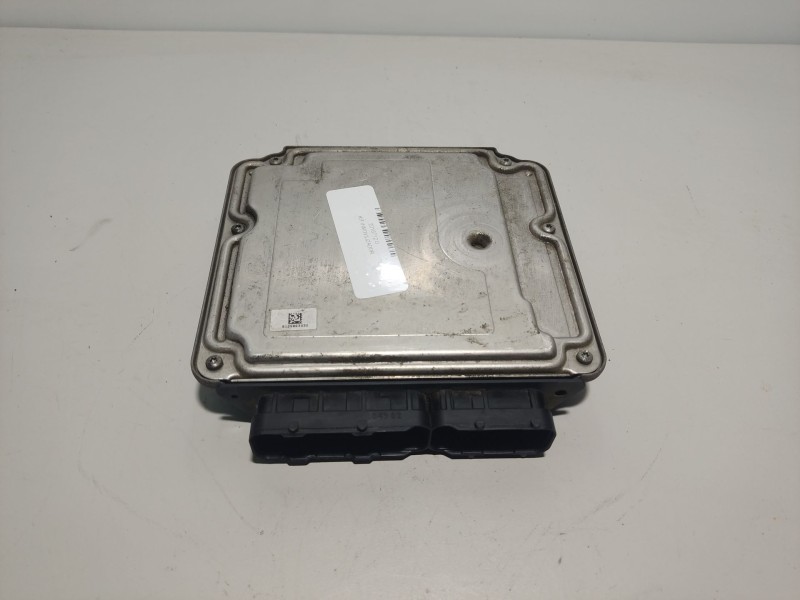 Recambio de centralita motor uce para toyota auris referencia OEM IAM 89661-02Y10 8966102Y10 0281017097