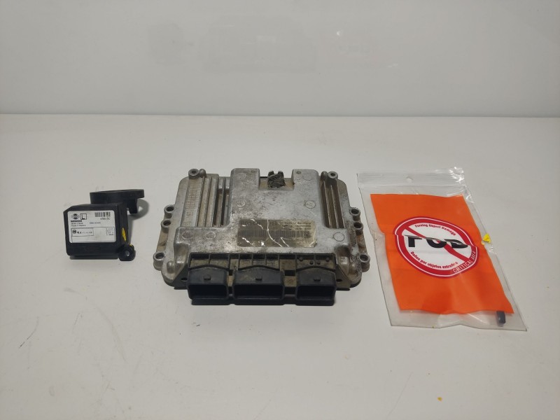 Recambio de centralita motor uce para nissan primera berlina (p12) referencia OEM IAM 23710AW33B 0281011646 8200391966